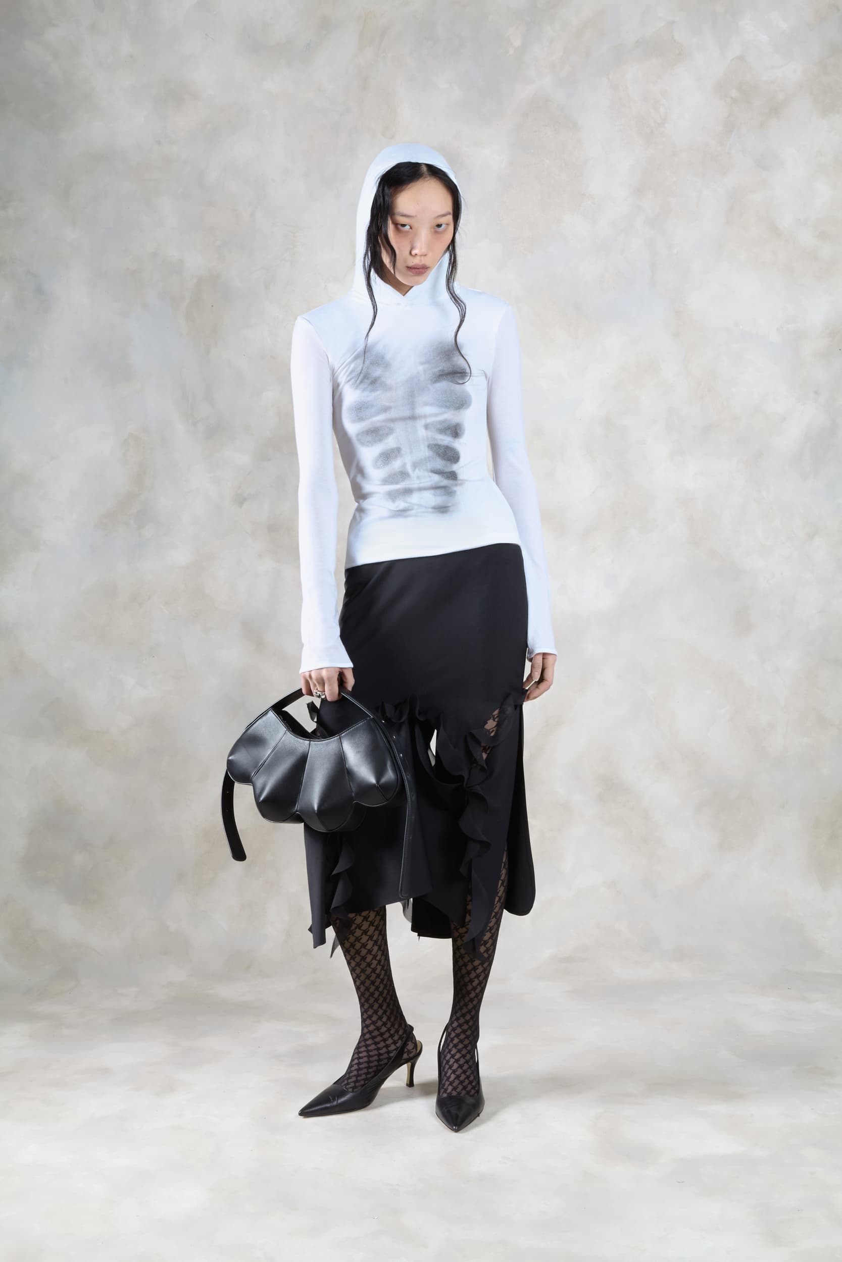 1352_63dcb3ca76-avavav_fw26_lookbook_f26_top_30_theresa_xray_base_layer_white1915-mega