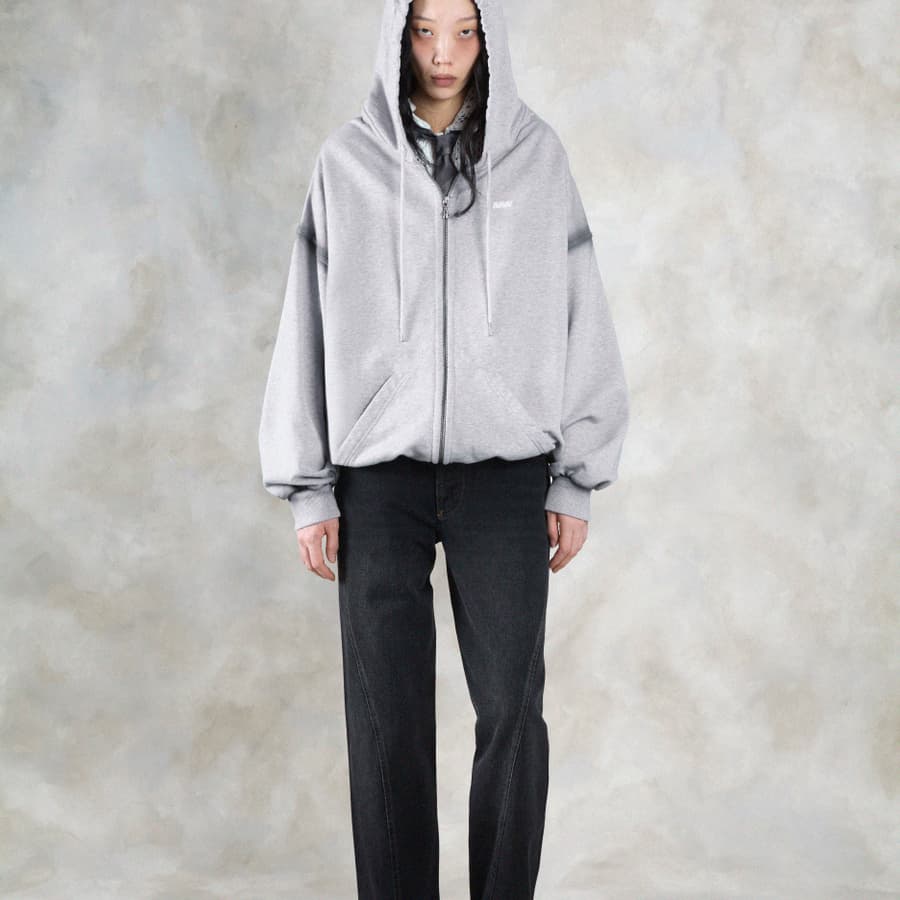 1369_b84beab67b-avavav_fw26_lookbook_f26_hod_23_tim_av_logo_zip_hoodie_grey0031-copy-square