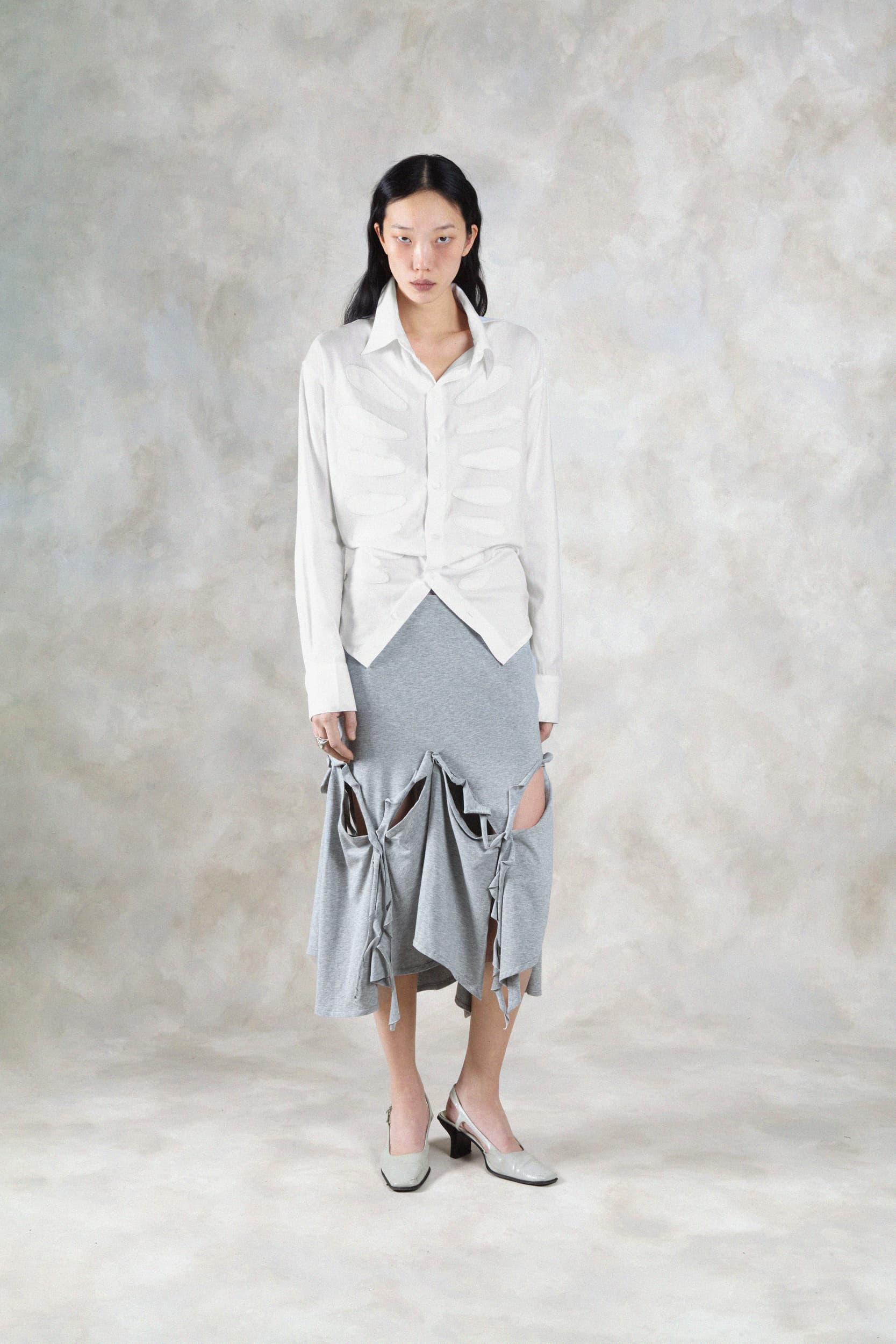 1404_388468c71c-avavav_fw26_lookbook_f26_sht_42_sam_cacing_embroidery_shirt_white2087-mega
