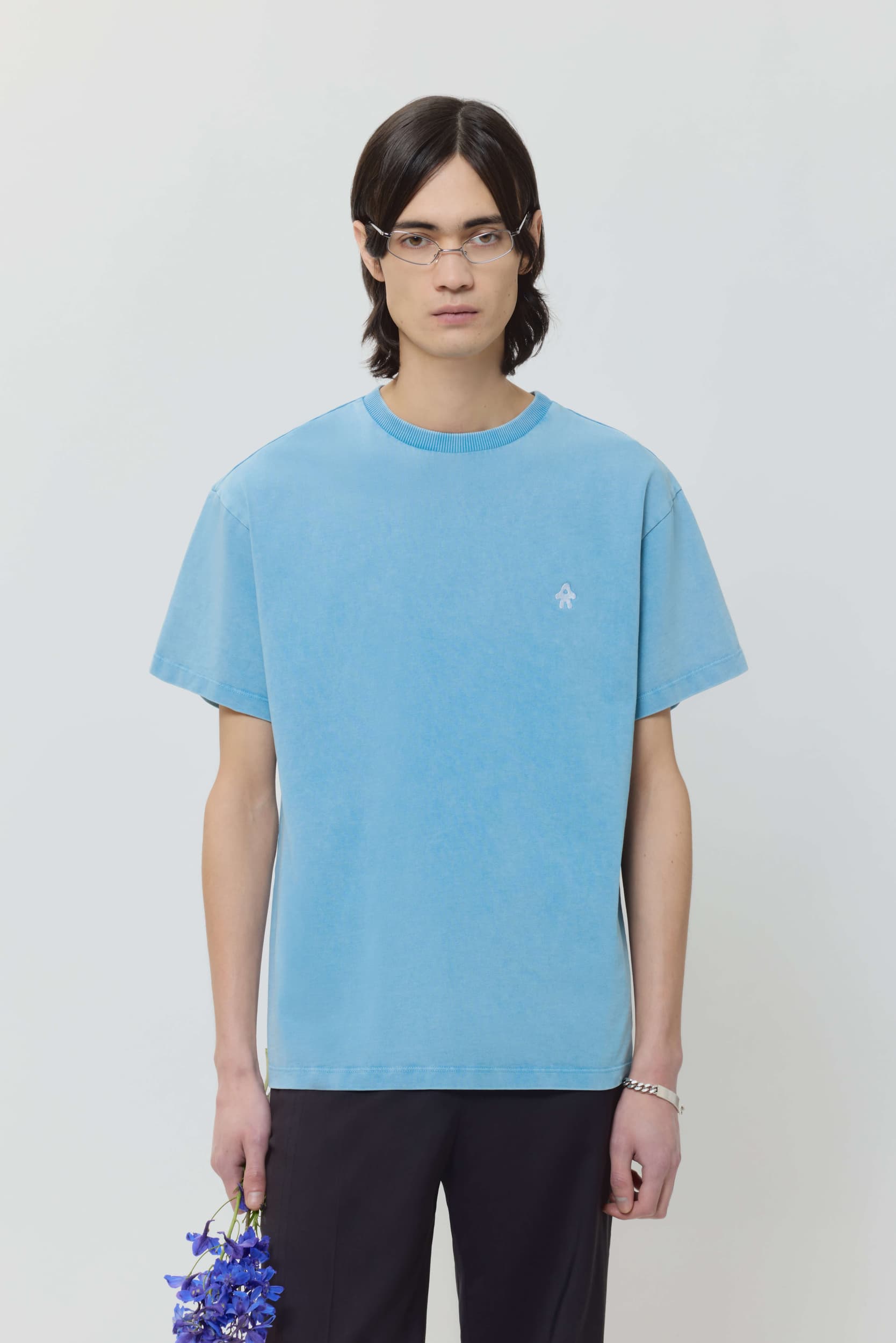 305_7499ba2c78-logo_tshirt_blue_men_ss25_avavav_0044-kopia-mega