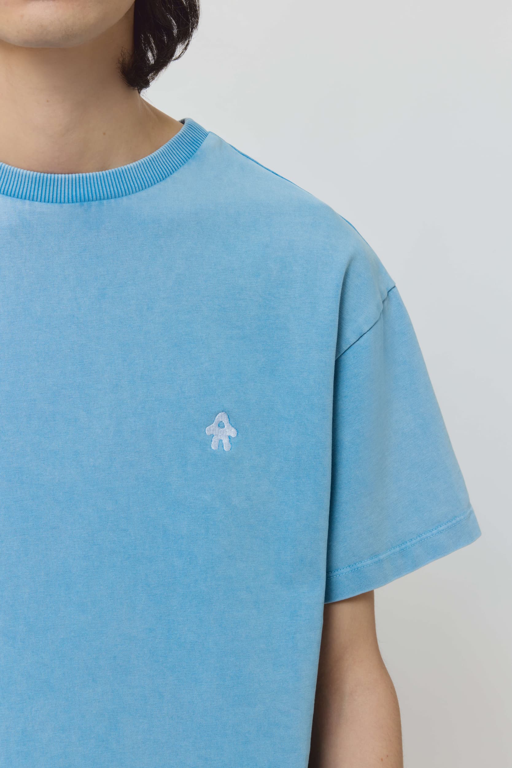 305_85fe5442c2-logo_tshirt_blue_men_ss25_avavav_0046-kopia-mega