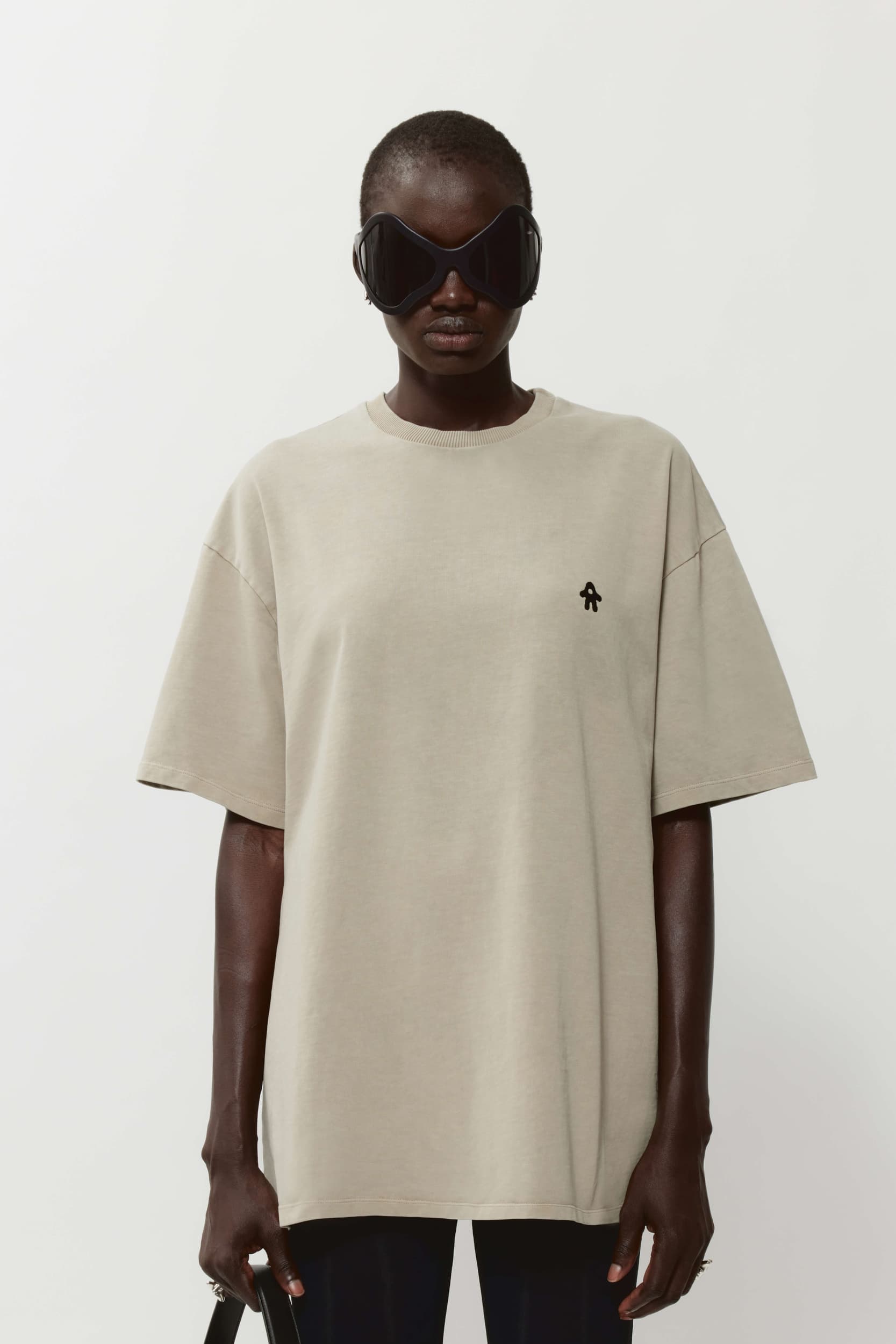 305_dd56364f39-logo_tshirt_beige_womens_fw24_avavav1168-mega