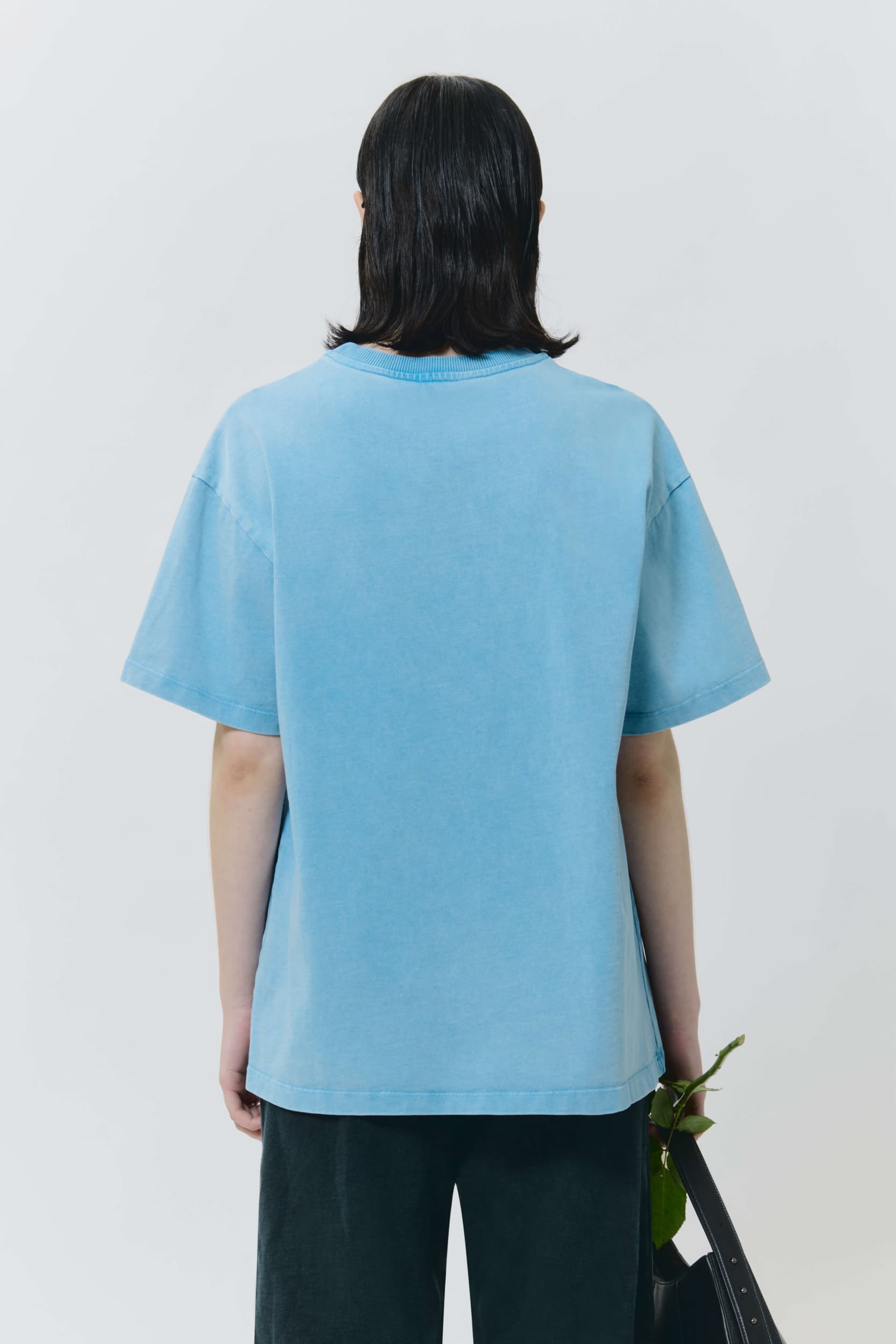 305_f39e72f0cd-logo_tshirt_blue_womens_ss25_avavav_0515-kopia-mega