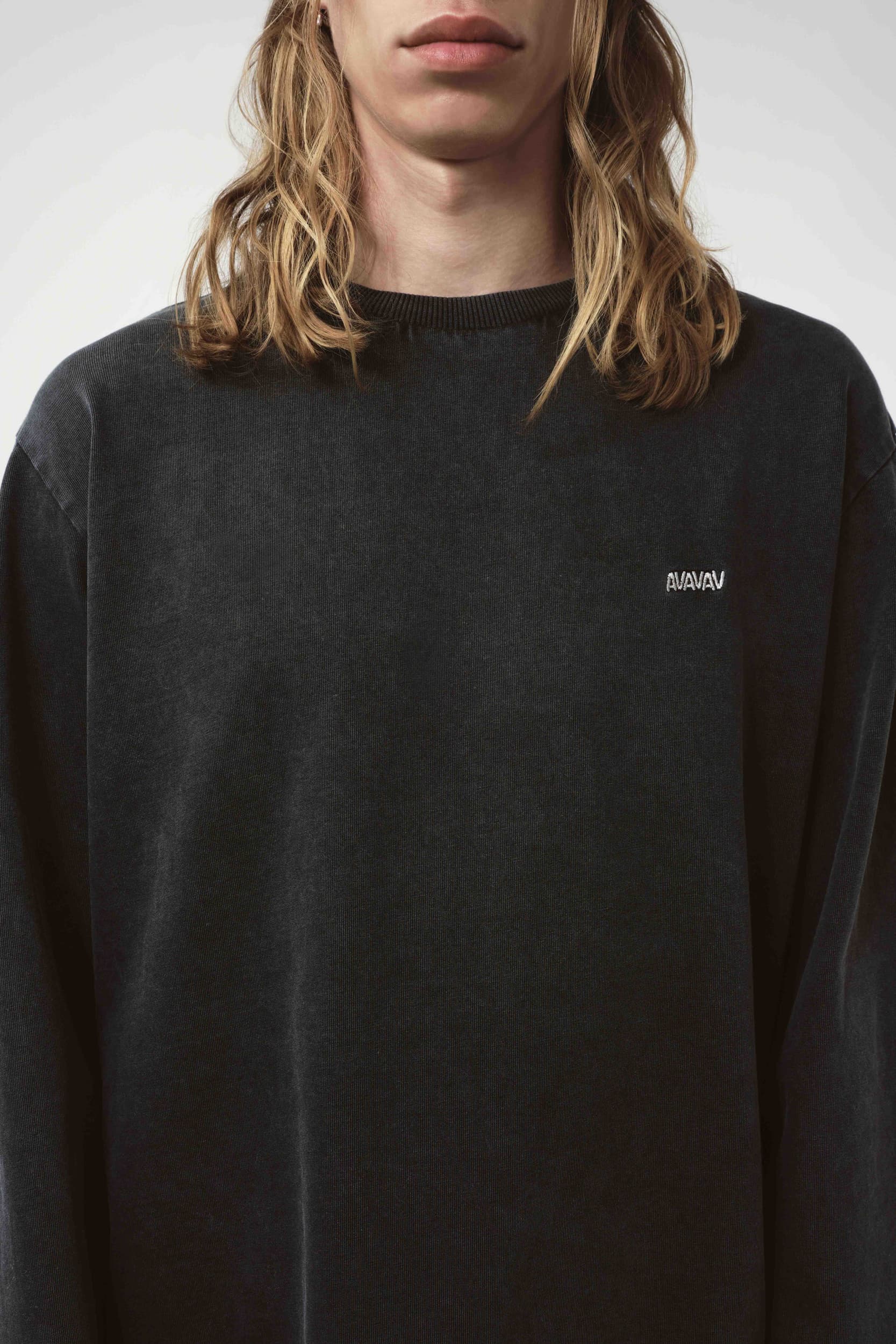 324_02cf580670-tom-long-sleeve-tshirt_black-10-mega