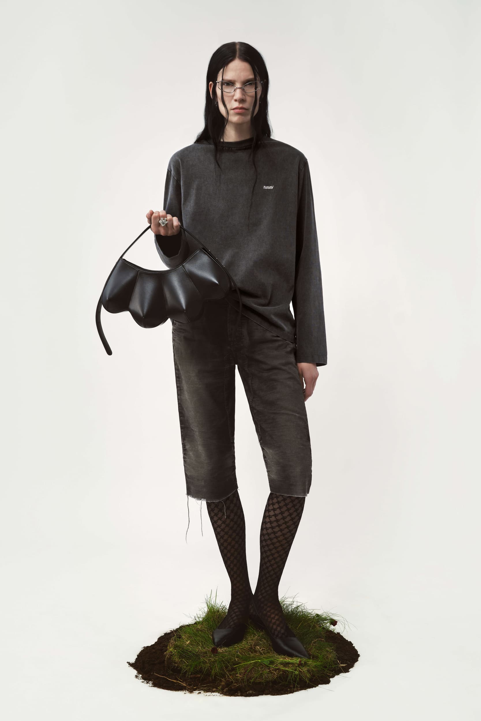 324_f338065787-tom-long-sleeve-tshirt_black-1-mega