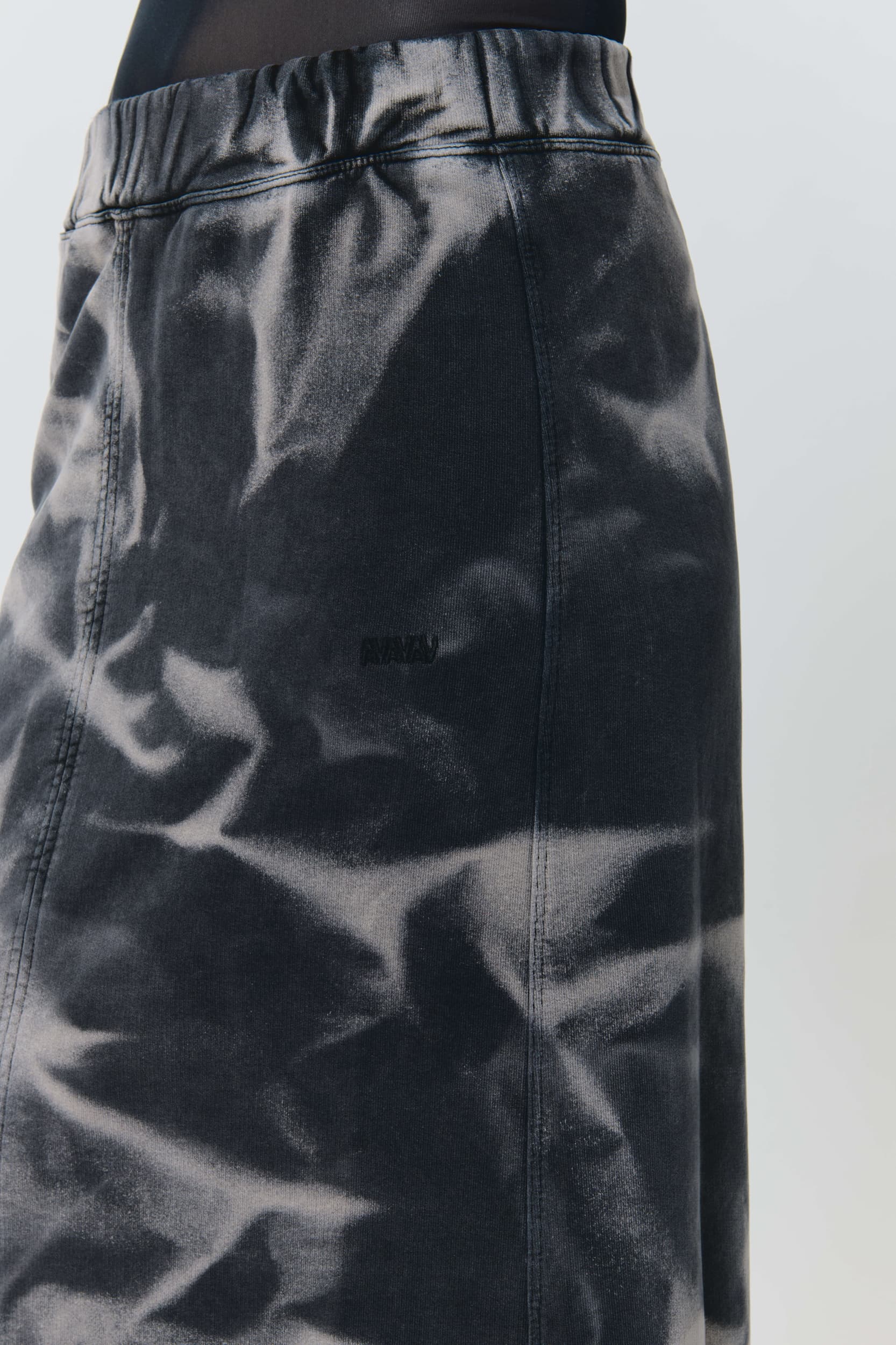 349_4602bc9b8f-track_skirt_black_womens_ss25_avavav_0273-kopia-mega