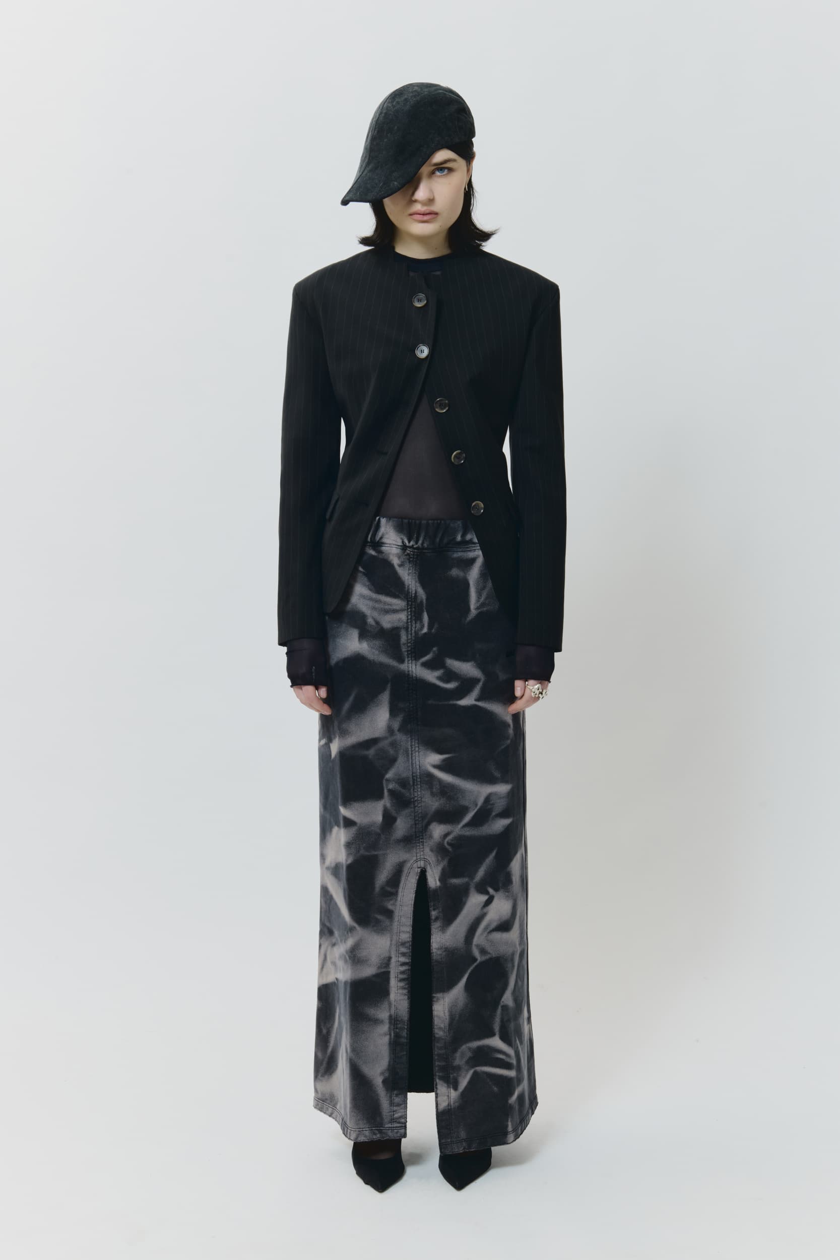 349_861a57cb99-track_skirt_black_womens_ss25_avavav_0260-mega