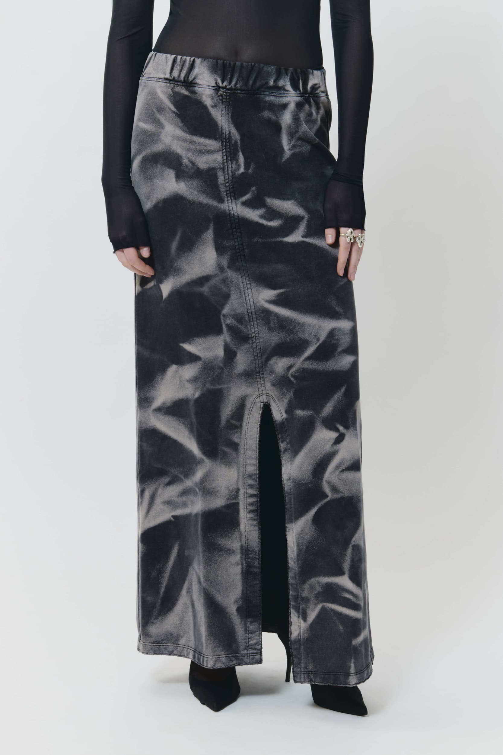 349_f533ac712d-track_skirt_black_womens_ss25_avavav_0266-kopia-mega