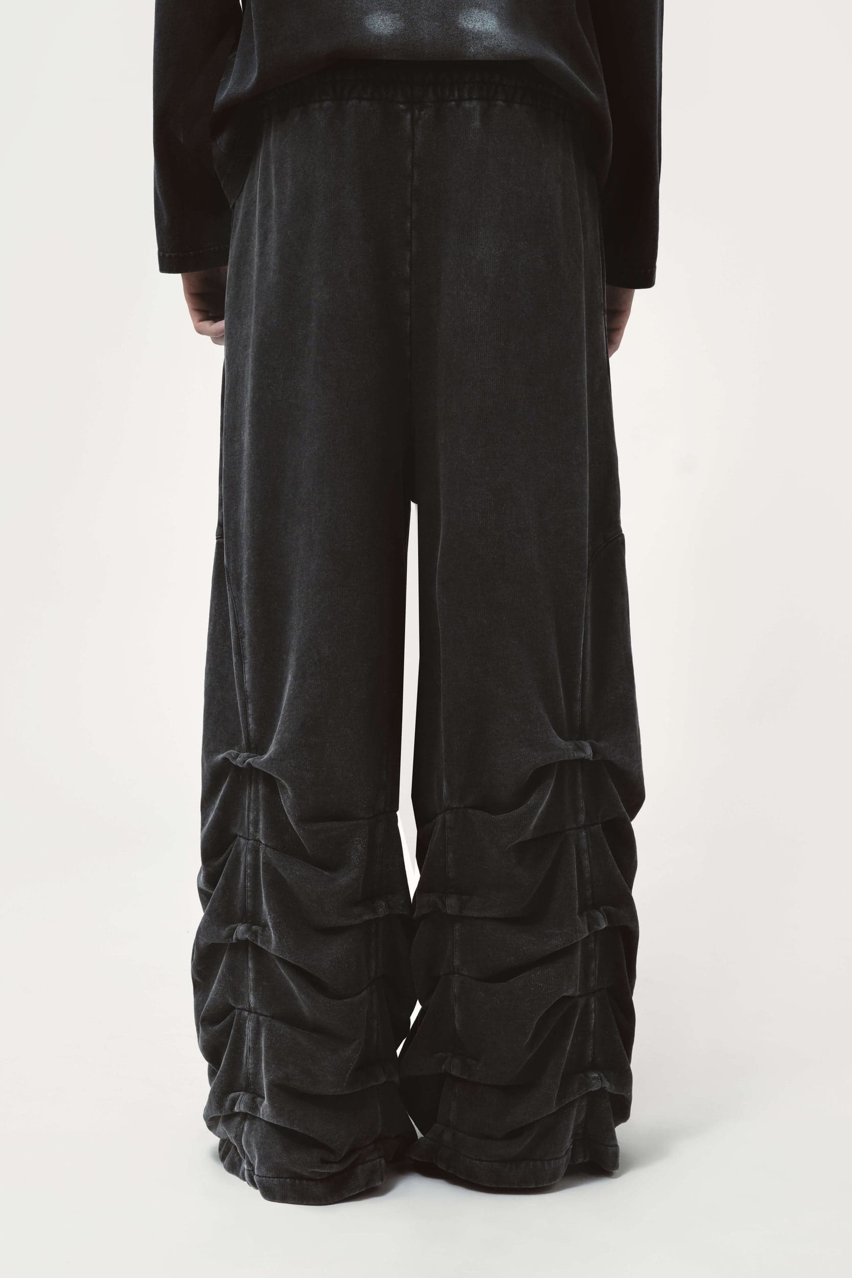352_31352e1fb9-poppy-track-pants_black-11-copy-mega