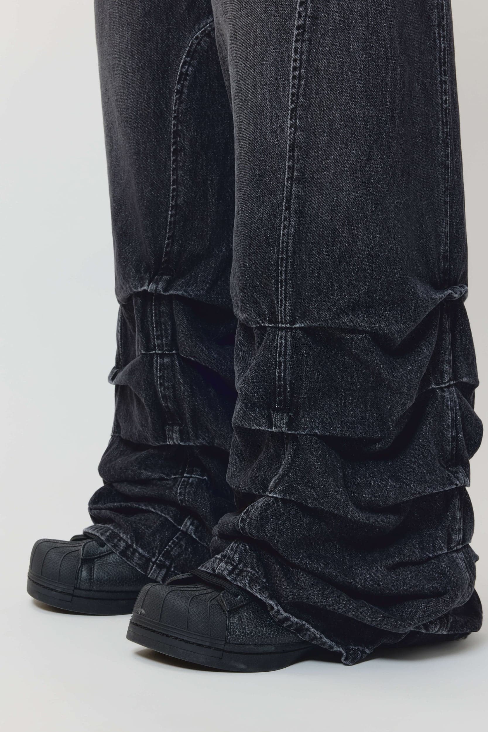 358_17eb72faec-smocked_detailed_jeans_black_mens_ss25_avavav_0037-kopia-mega