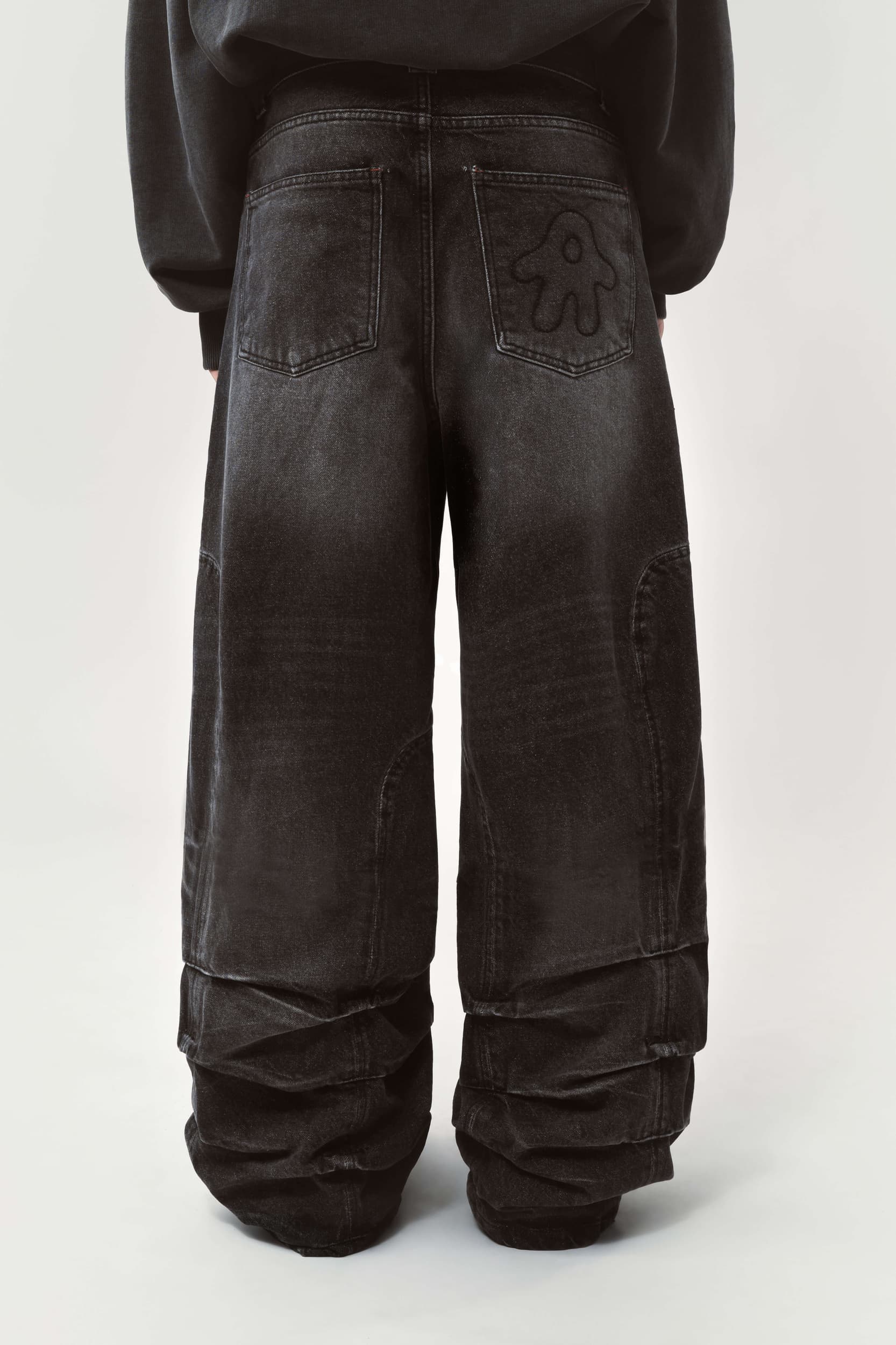 358_69359989fa-jessie-pleated-jeans_washed-black-6-mega