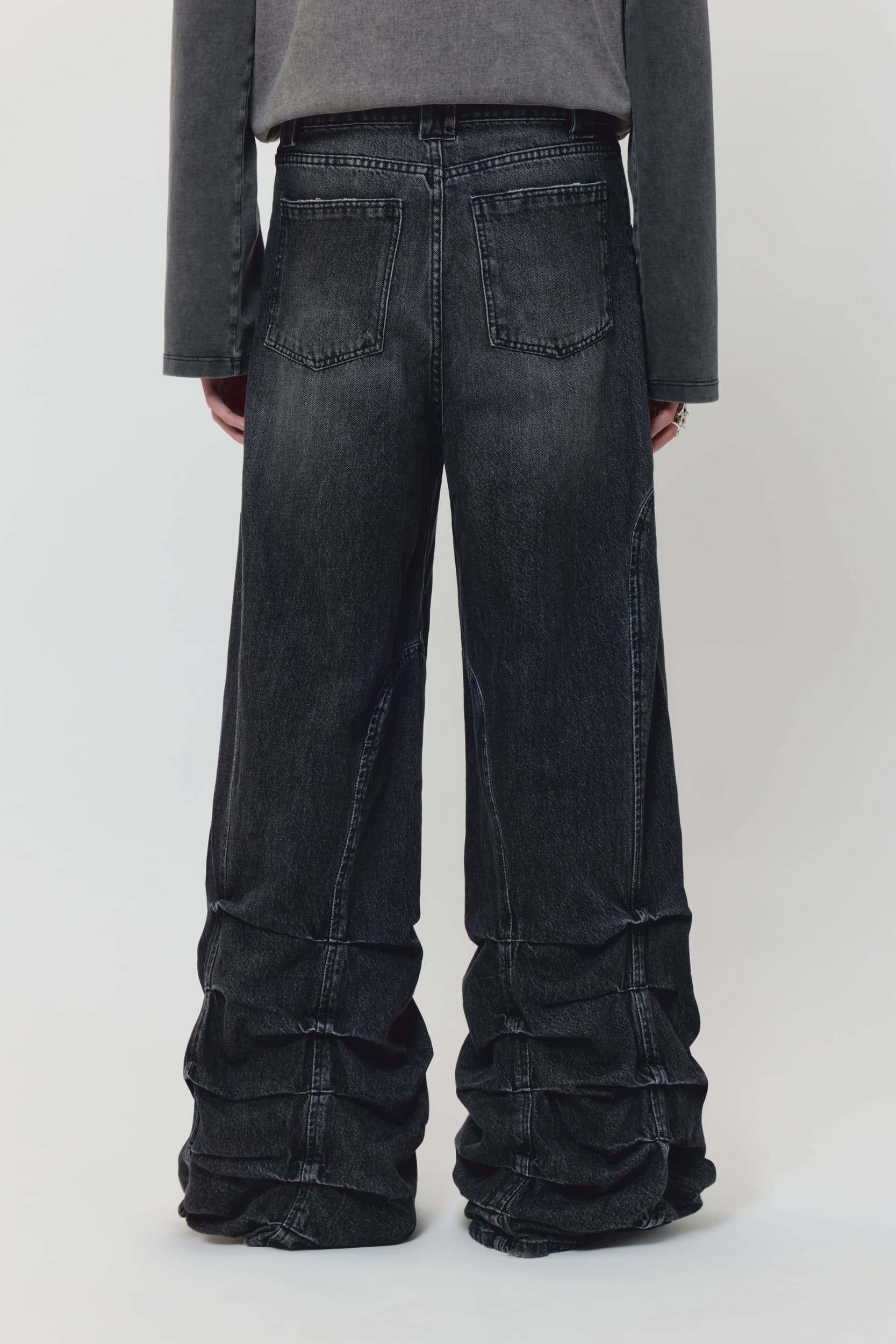 358_94572fa818-smocked_detailed_jeans_black_mens_ss25_avavav_0029-kopia-mega