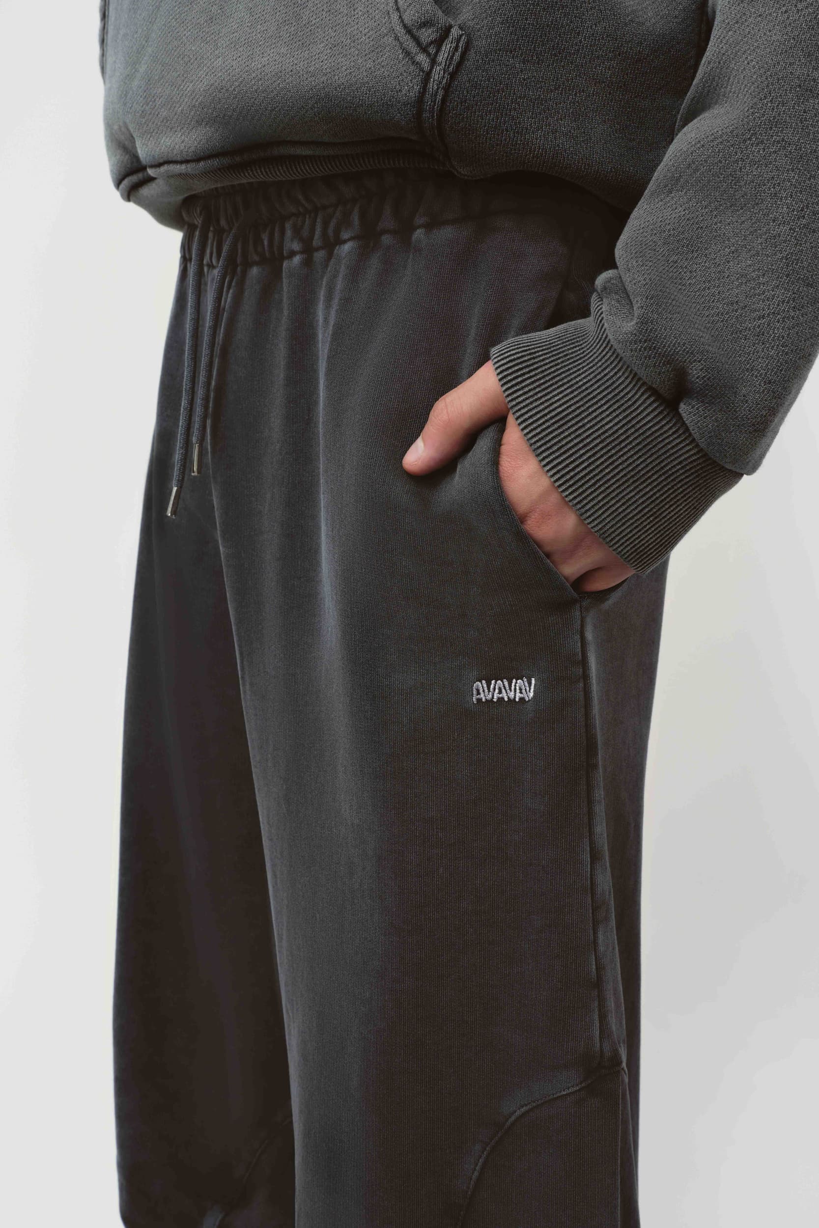 409_5a9d718154-poppy-track-pants_grey-2-mega