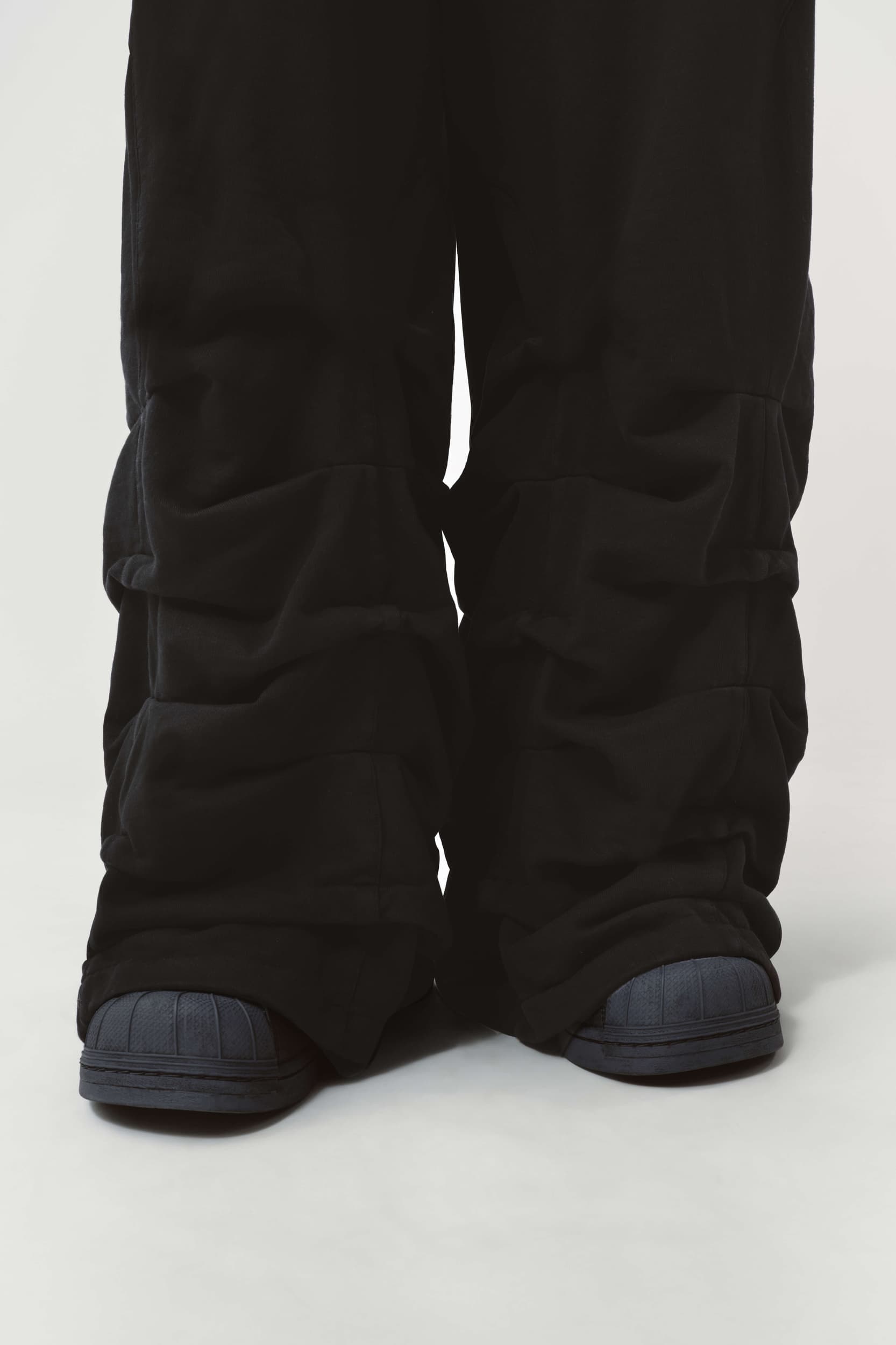 409_9372080599-poppy-track-pants_black-solid-7-mega