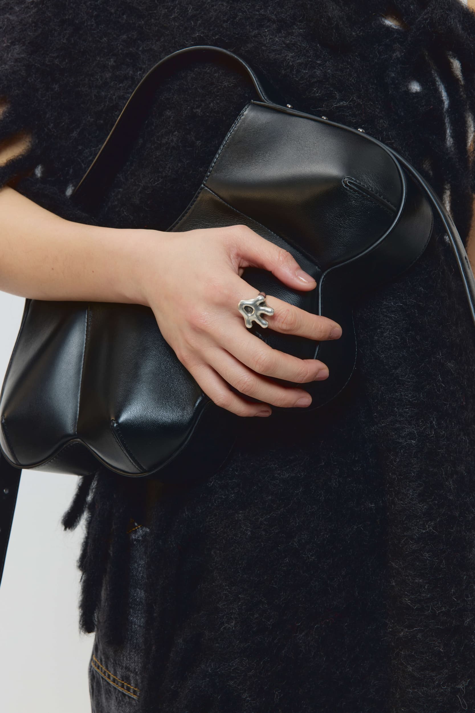 441_65f2677a31-old_lady_ring_womens_ss25_avavav_0447-kopia-mega
