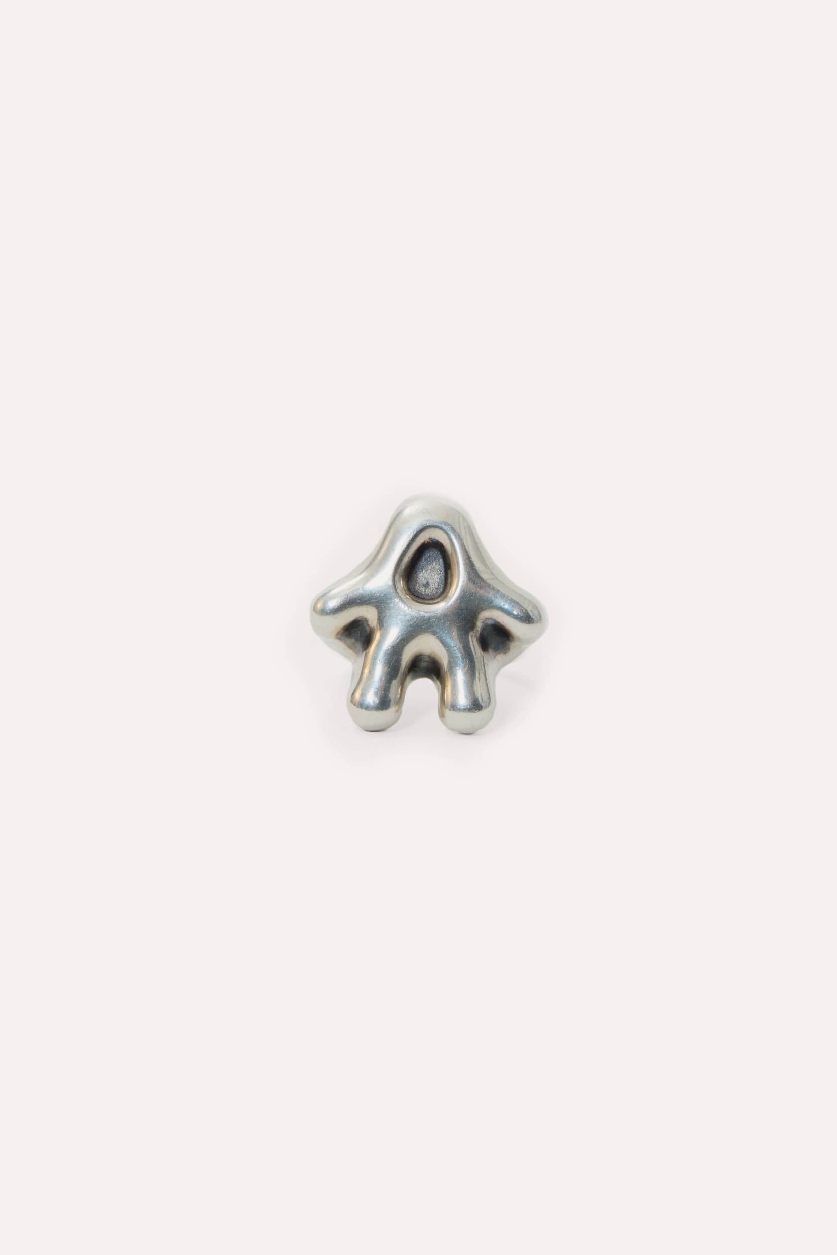 441_ef049fa483-old_lady_ringproduct_ss25_avavav_updated-background-mega