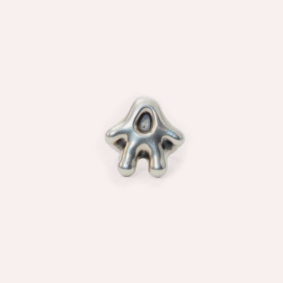 441_ef049fa483-old_lady_ringproduct_ss25_avavav_updated-background-square