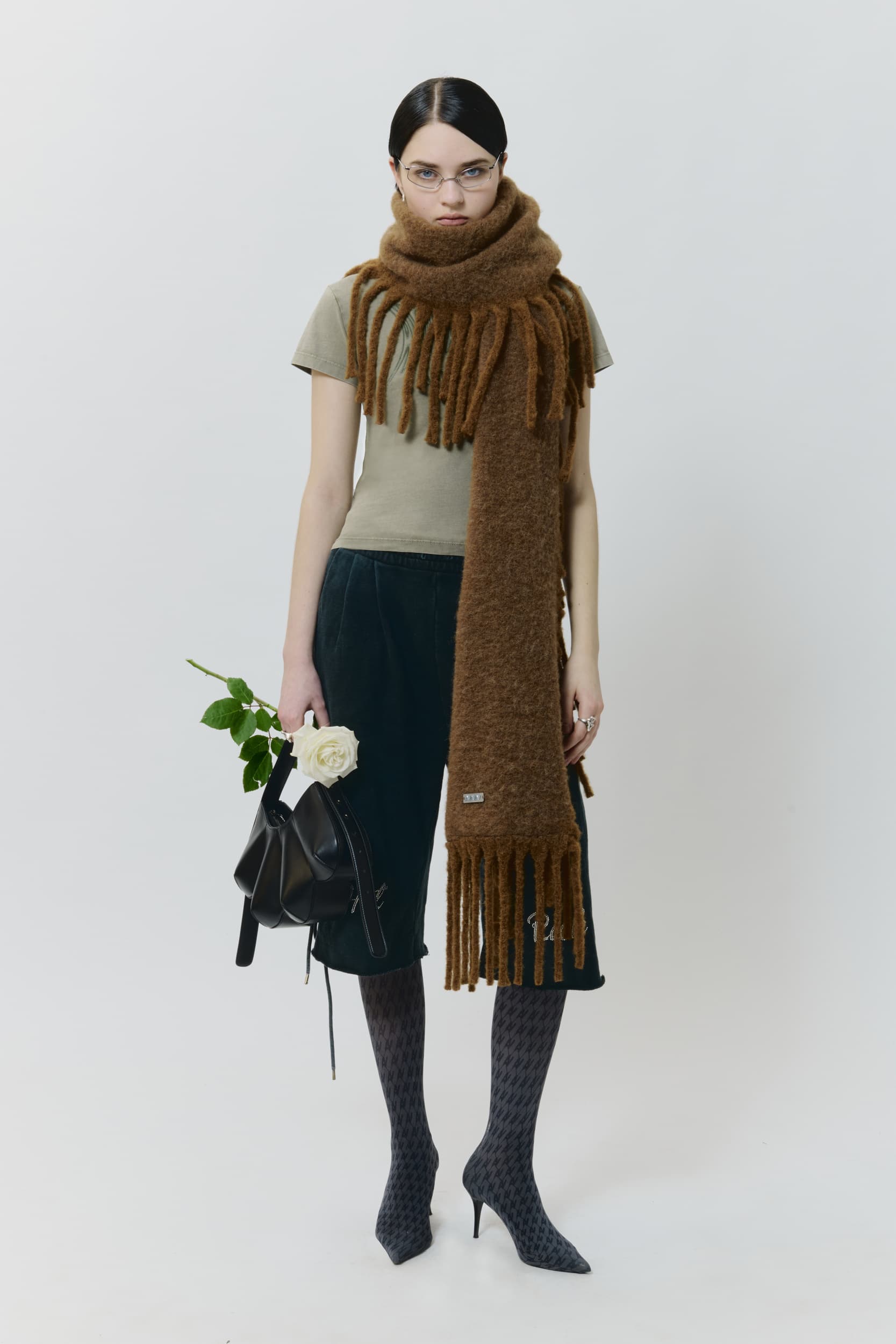 682_3493732752-scarf_brown_womens_ss25_avavav_0901-mega