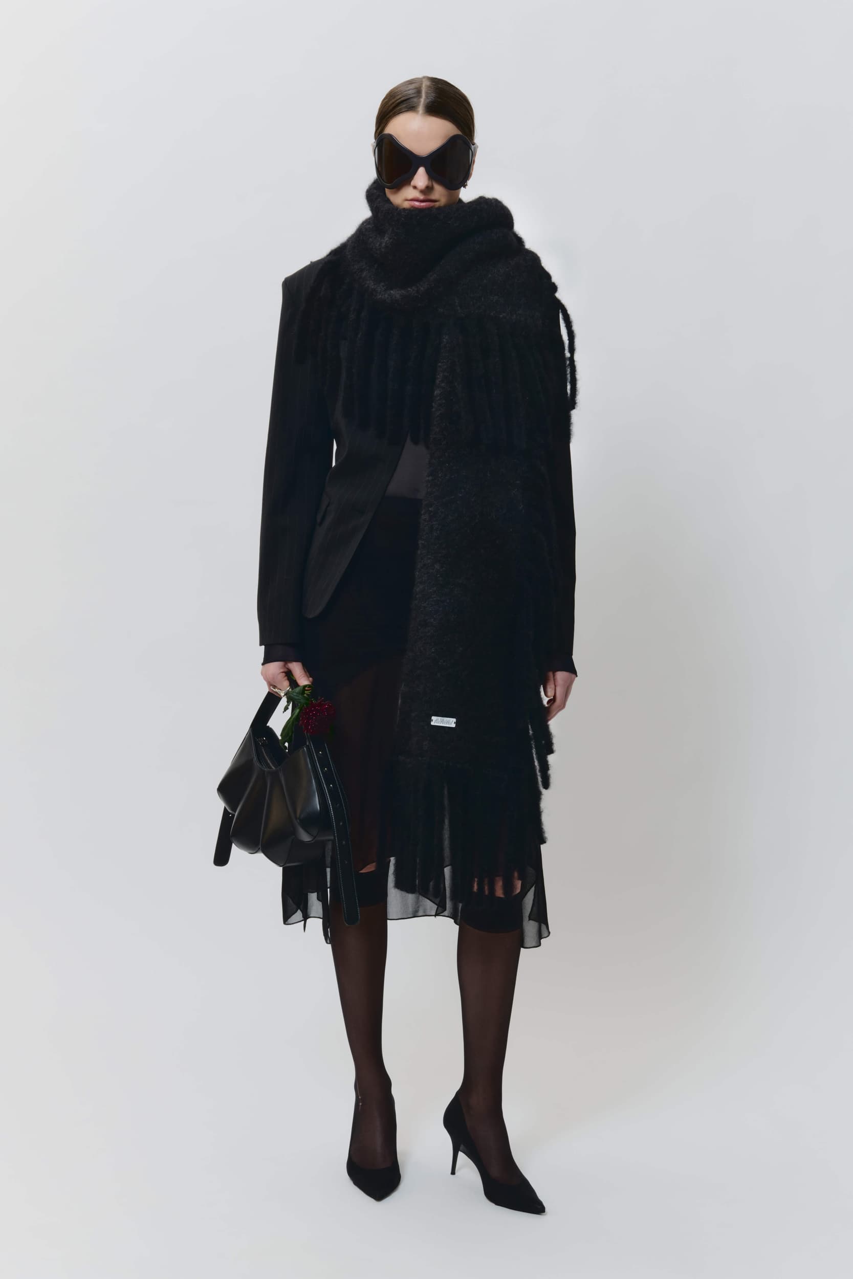 682_45b15a4483-scarf_black_womens_ss25_avavav_0006-kopia-mega