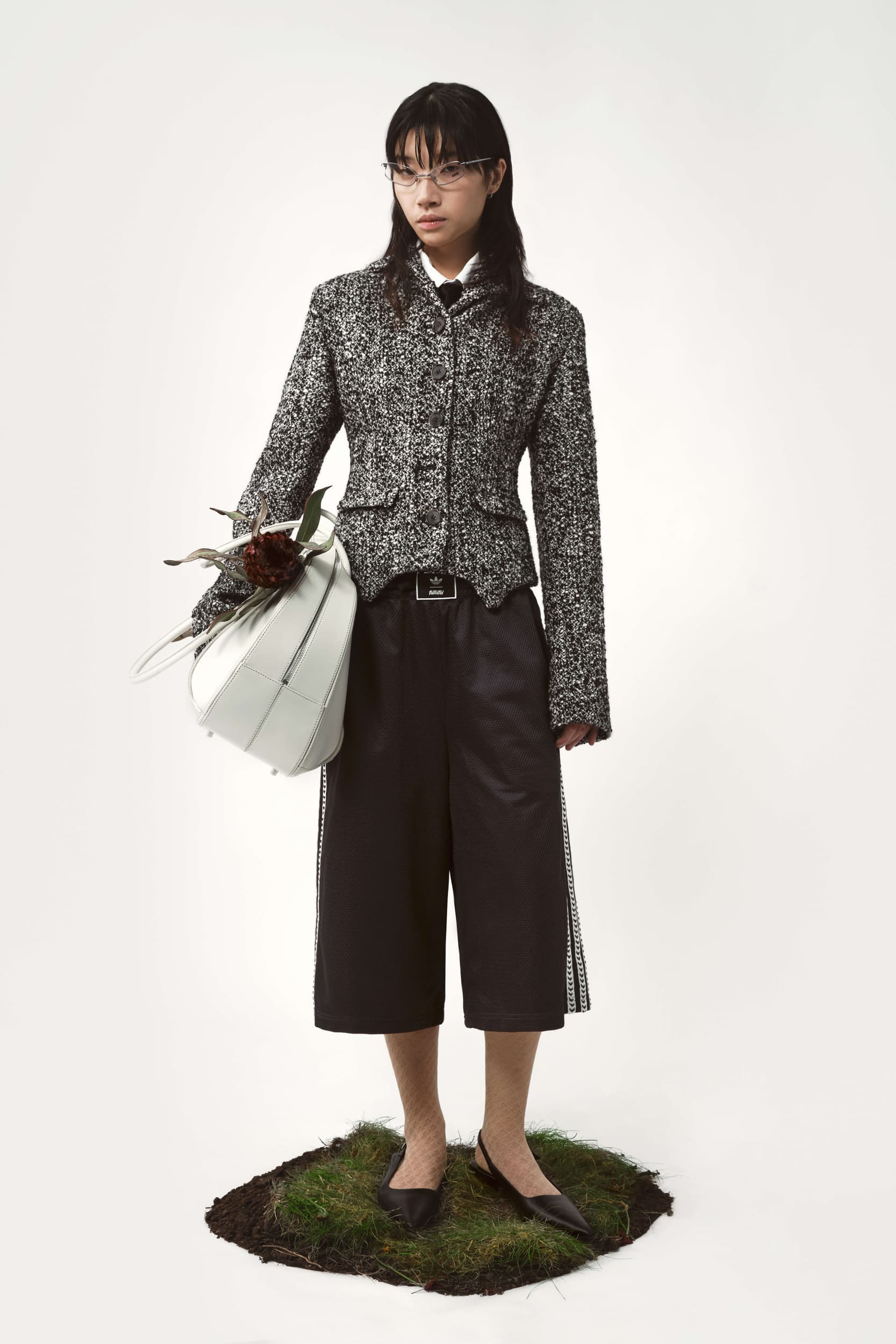 687_97bf8054dd-beate-blazer-boucle_-b-w-5-mega