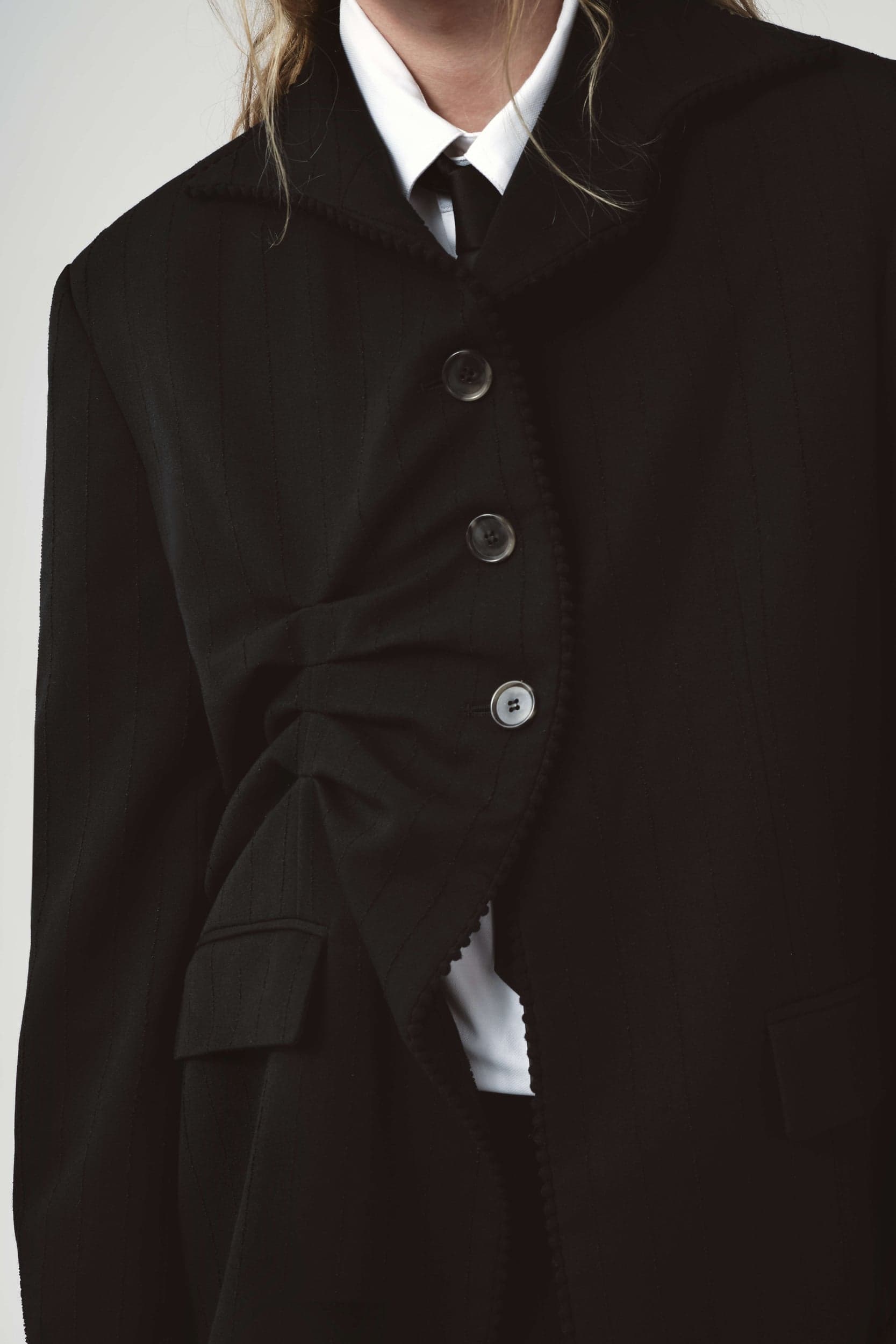689_341650d9e1-betty-pleated-blazer_black-15-mega