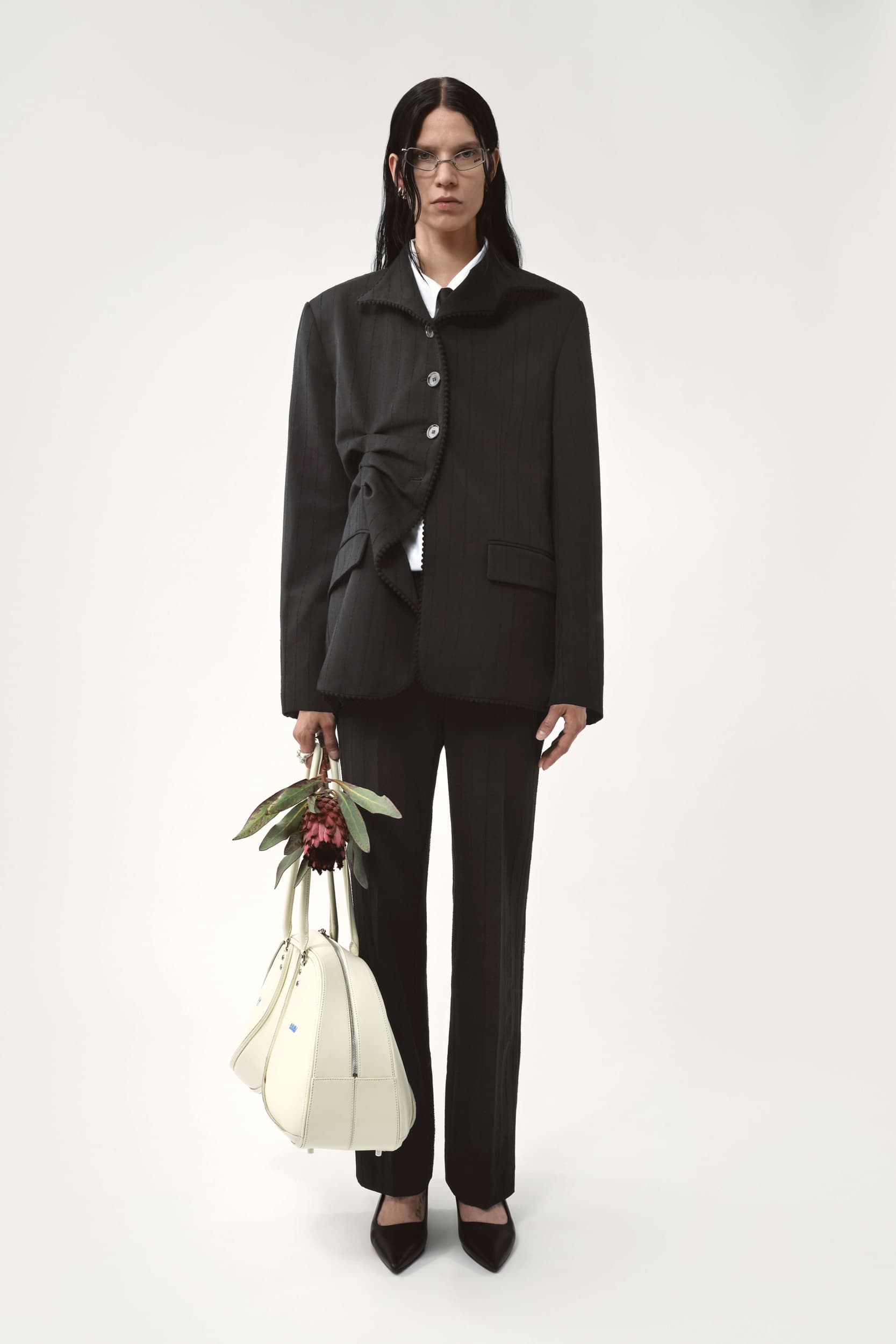 689_744a6f0679-betty-pleated-blazer_black-1-mega