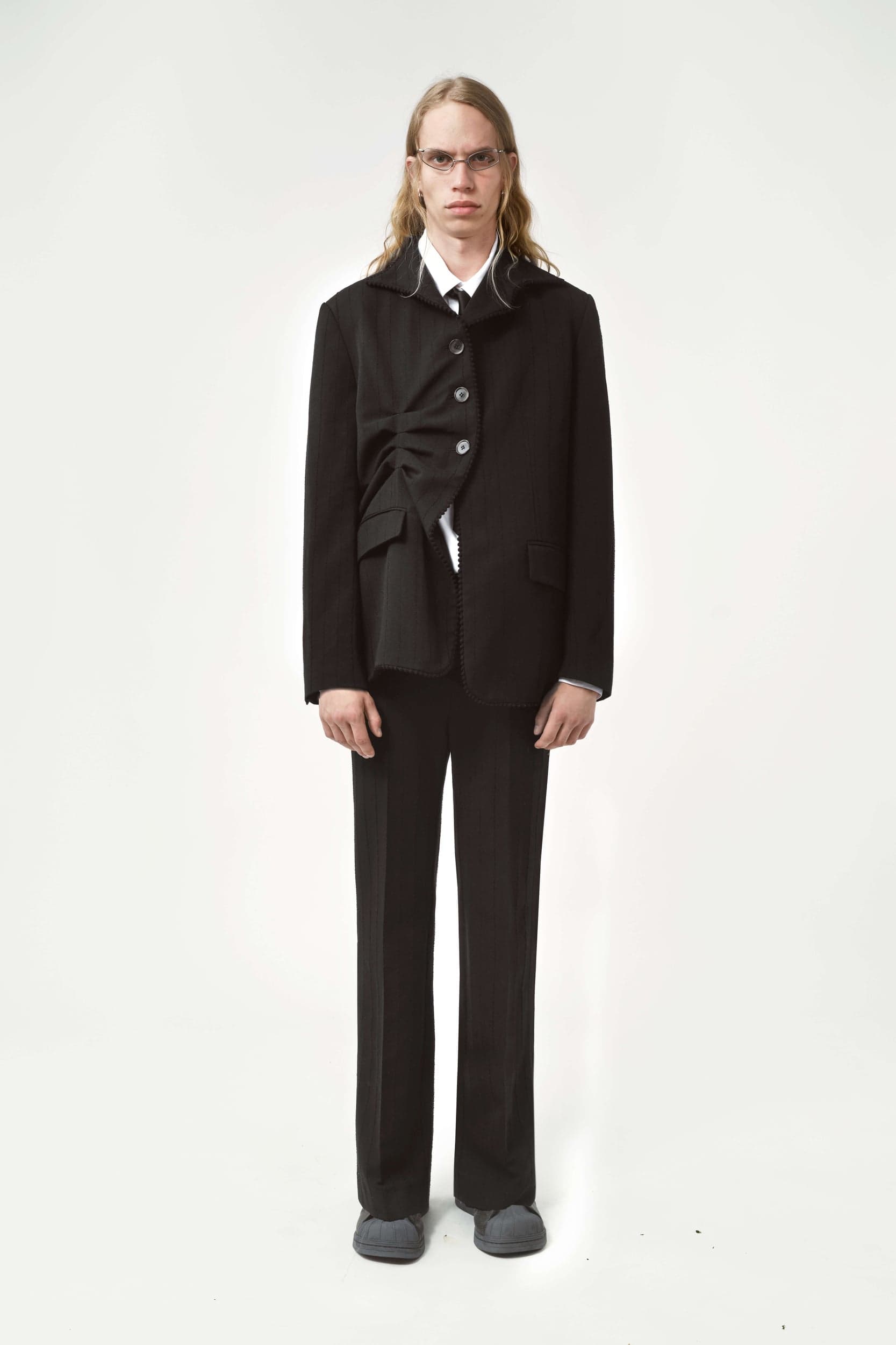 689_f0f58cb1bb-betty-pleated-blazer_black-05-mega