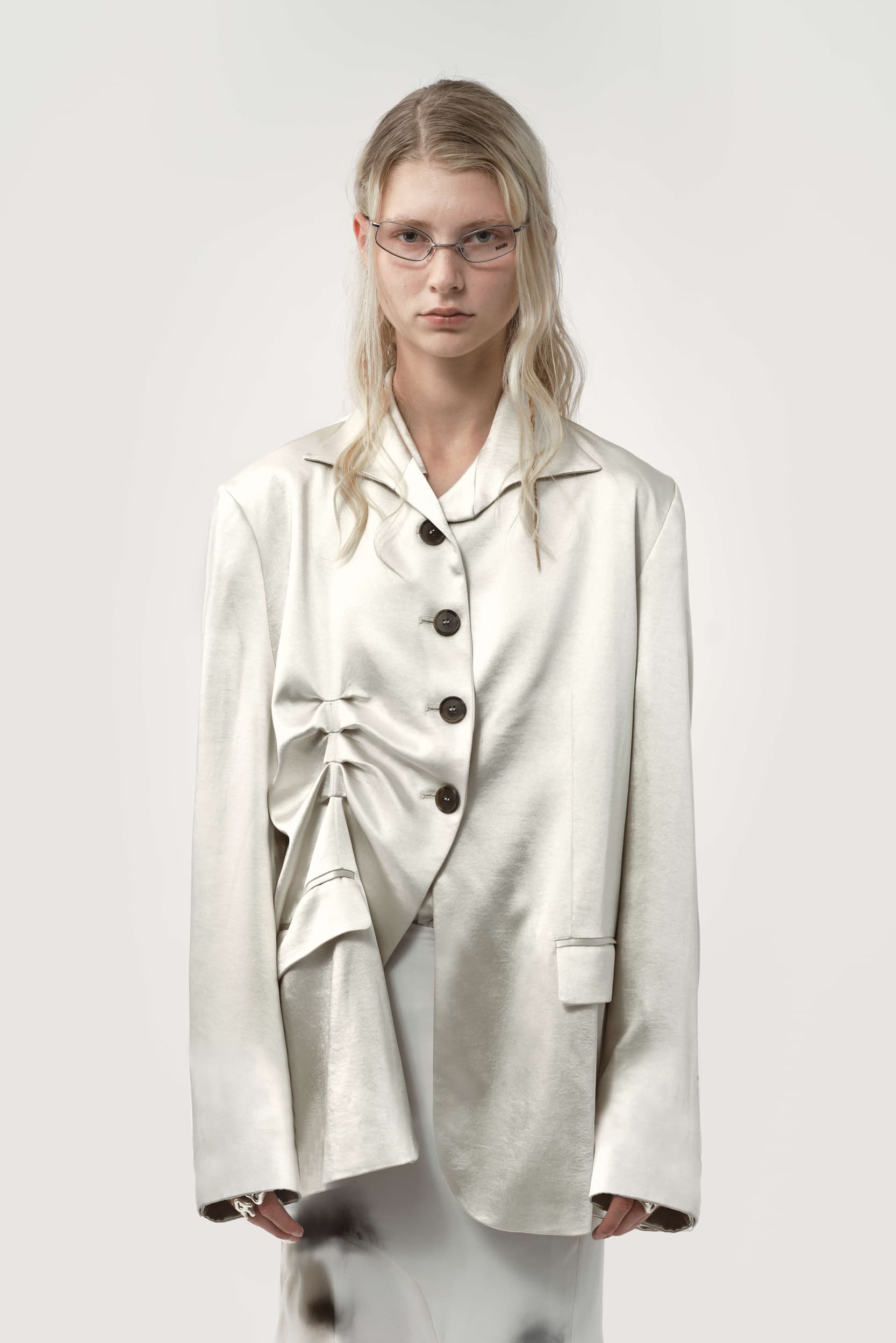 691_6735a0d91c-betty-pleated-blazer_white-mega
