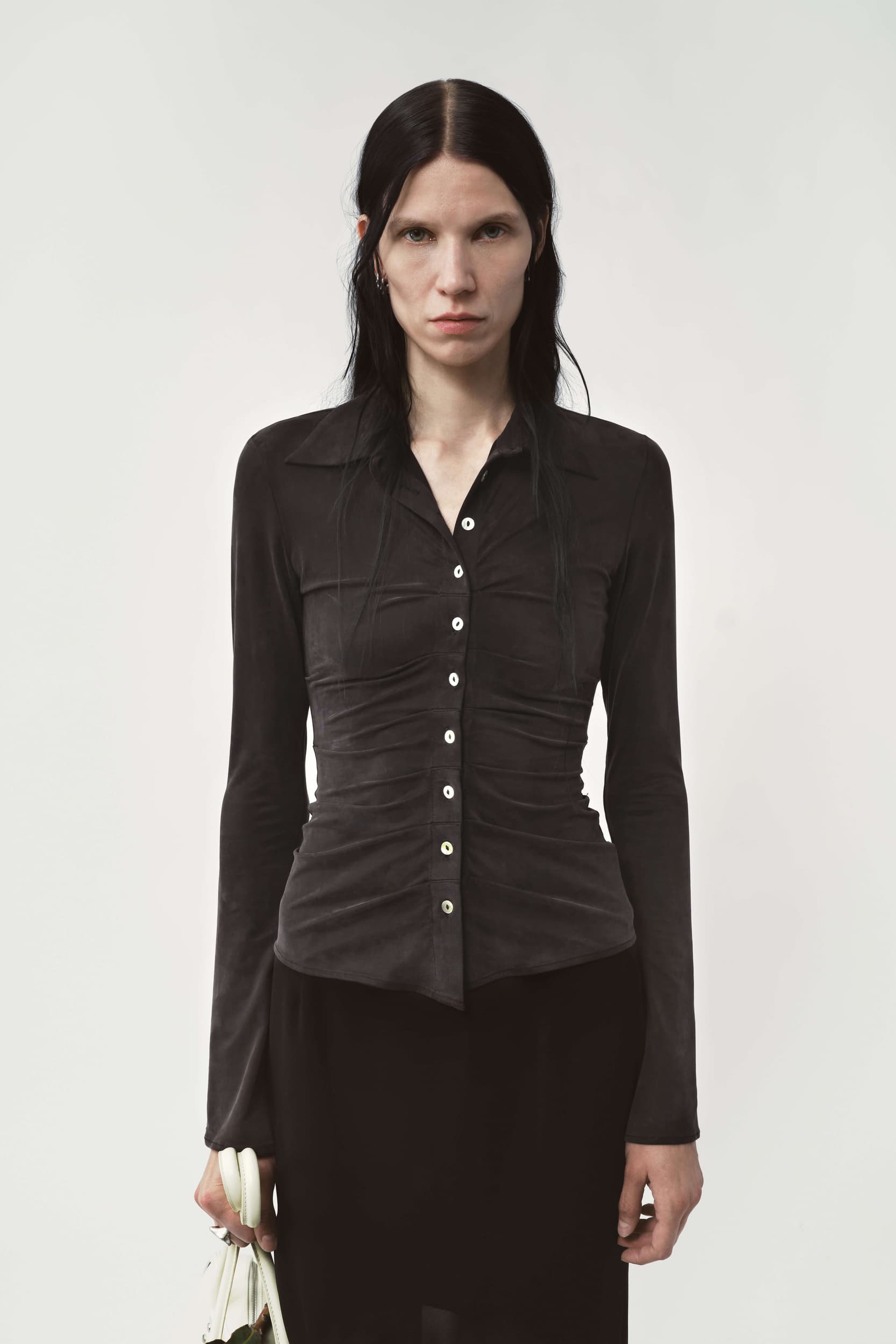 726_a32fa100ba-simone-shirt_black-2-mega