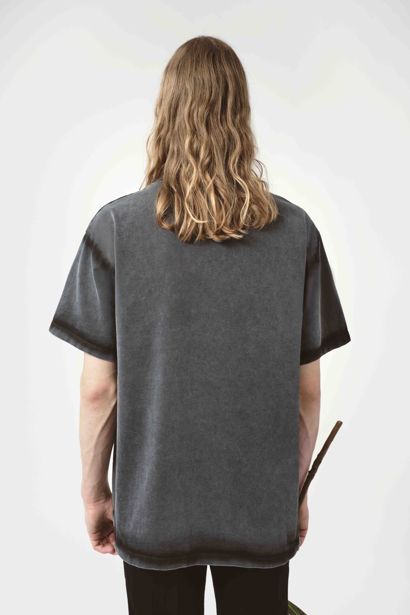 736_e42f88741d-theo-t-shirt-av-logo_black-9-mega
