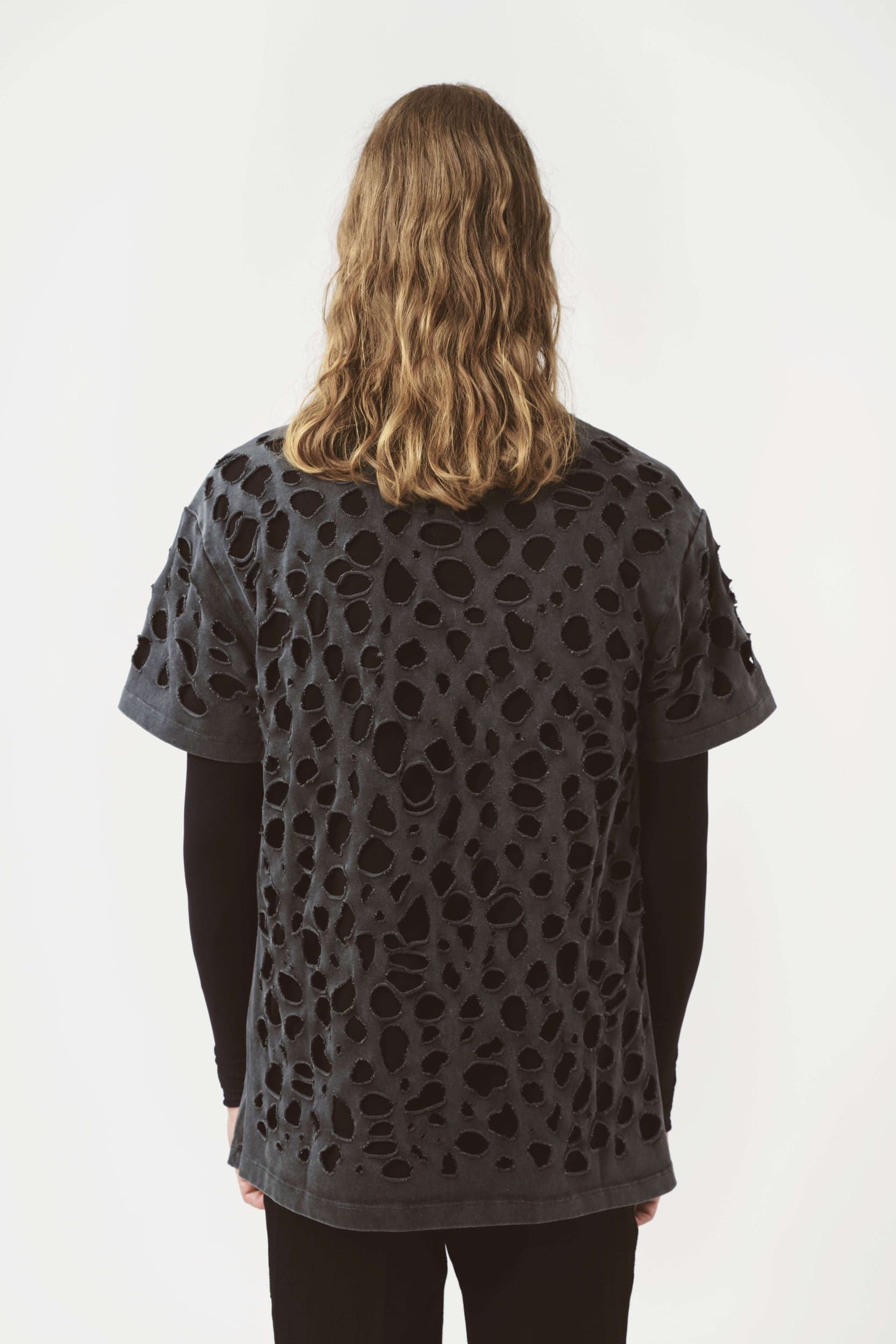 737_8da227a64c-theo-tshirt-distressed_black-2-mega