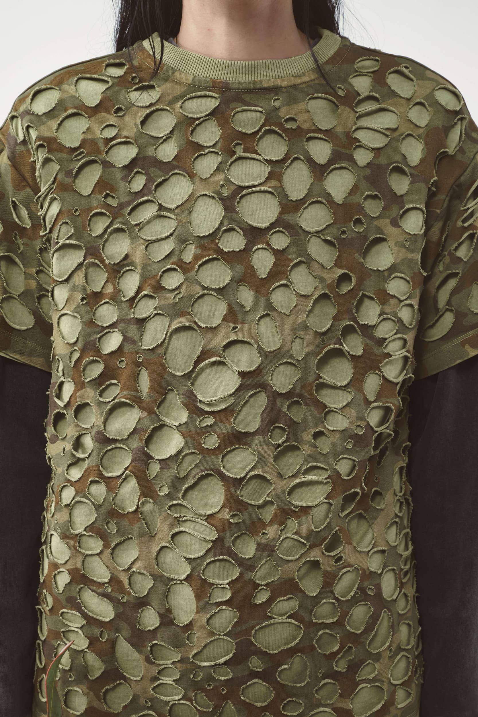 738_3ce992d49b-theo-t-shirt-distressed_green-1-2-mega
