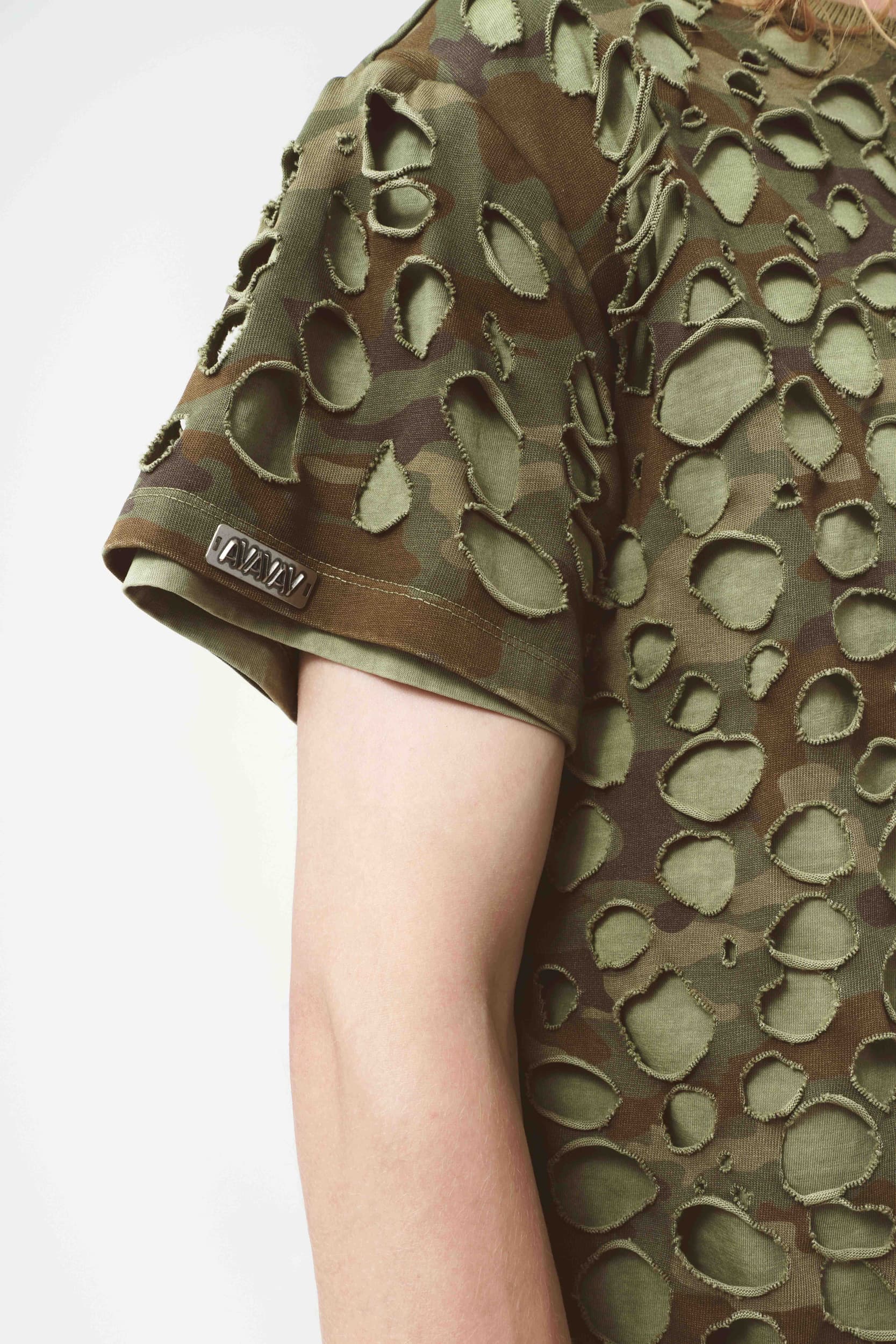 738_aa741da8dd-theo-t-shirt-distressed_green-3-mega