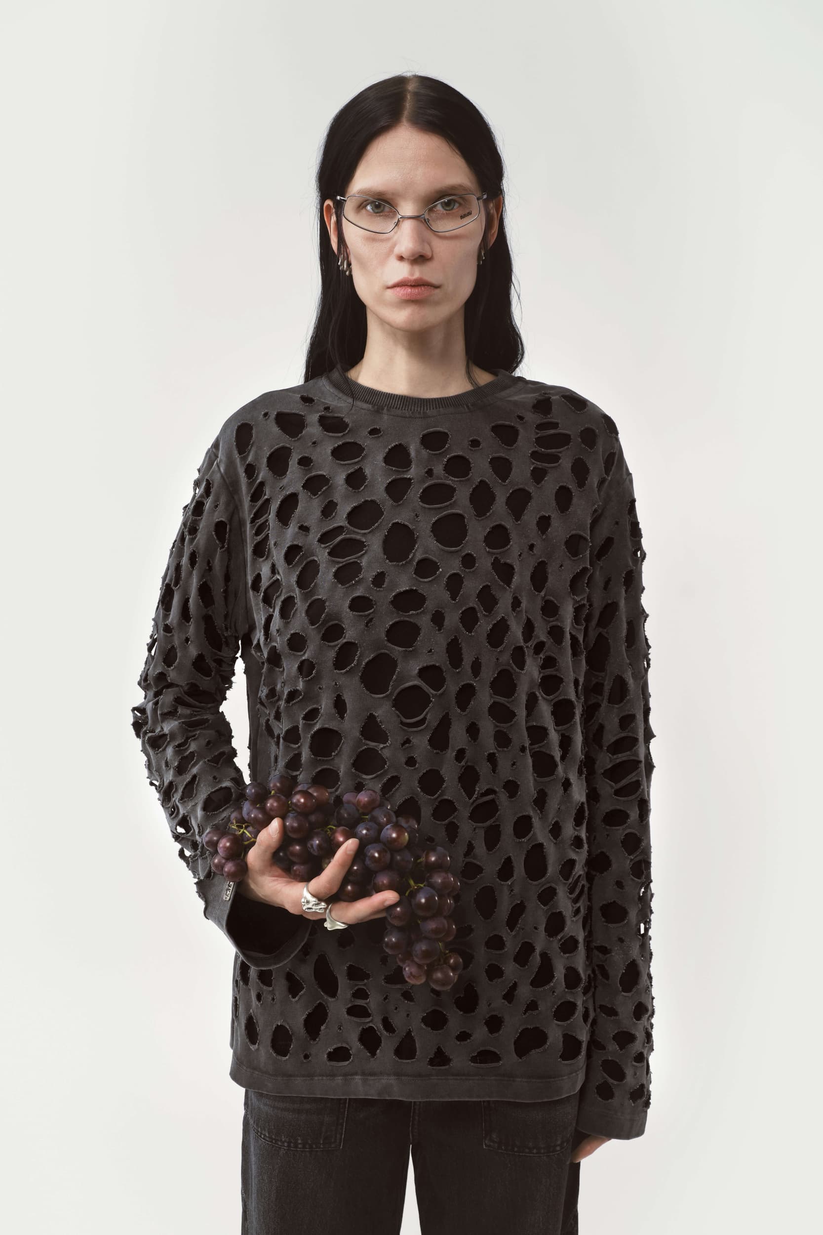 747_ad9519ee6e-tom-longsleeve-distressed-tshirt_black-3-mega