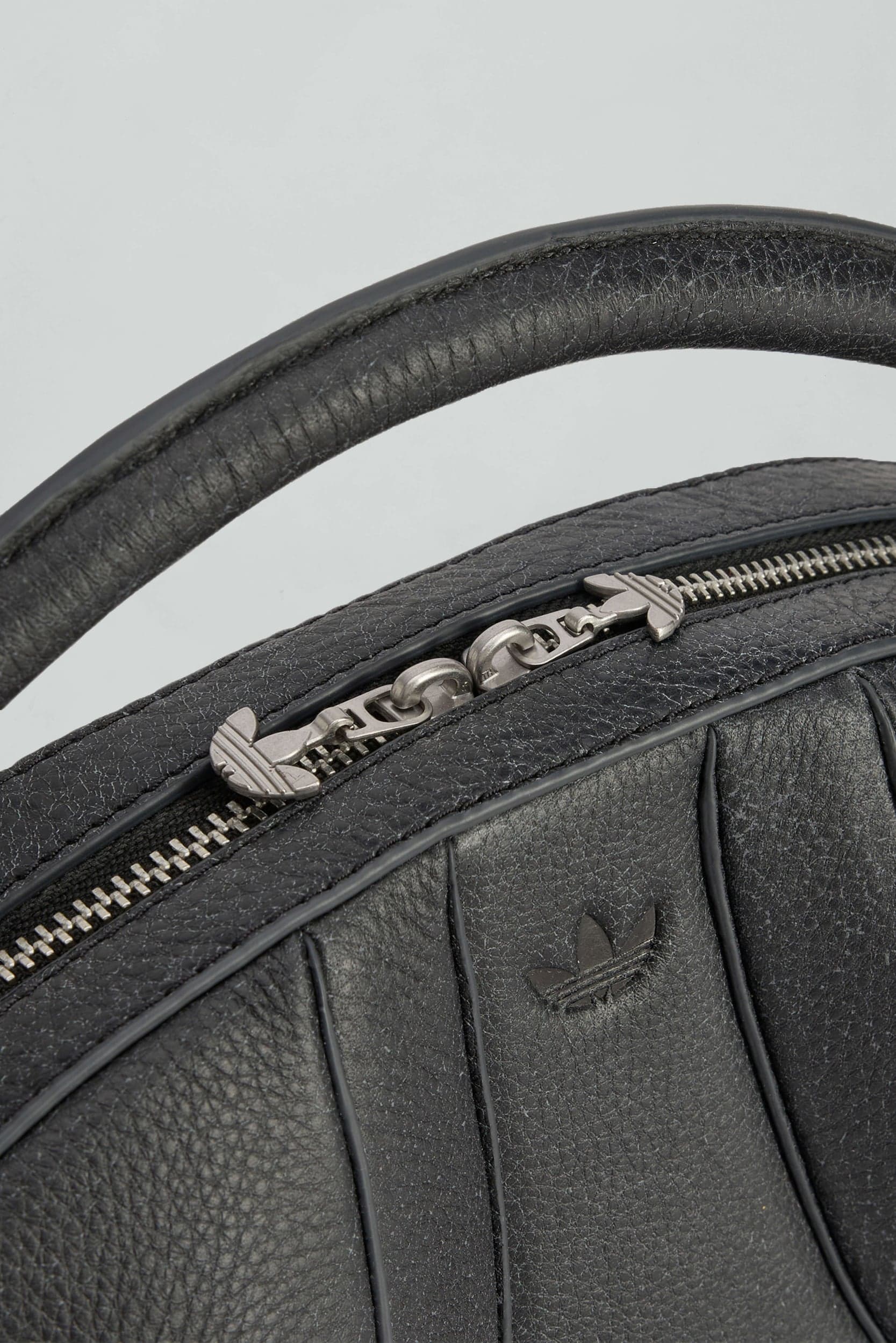 769_ba369fbceb-sculpted_handbag_adidas_originals_by_avavav_season_2-3-mega